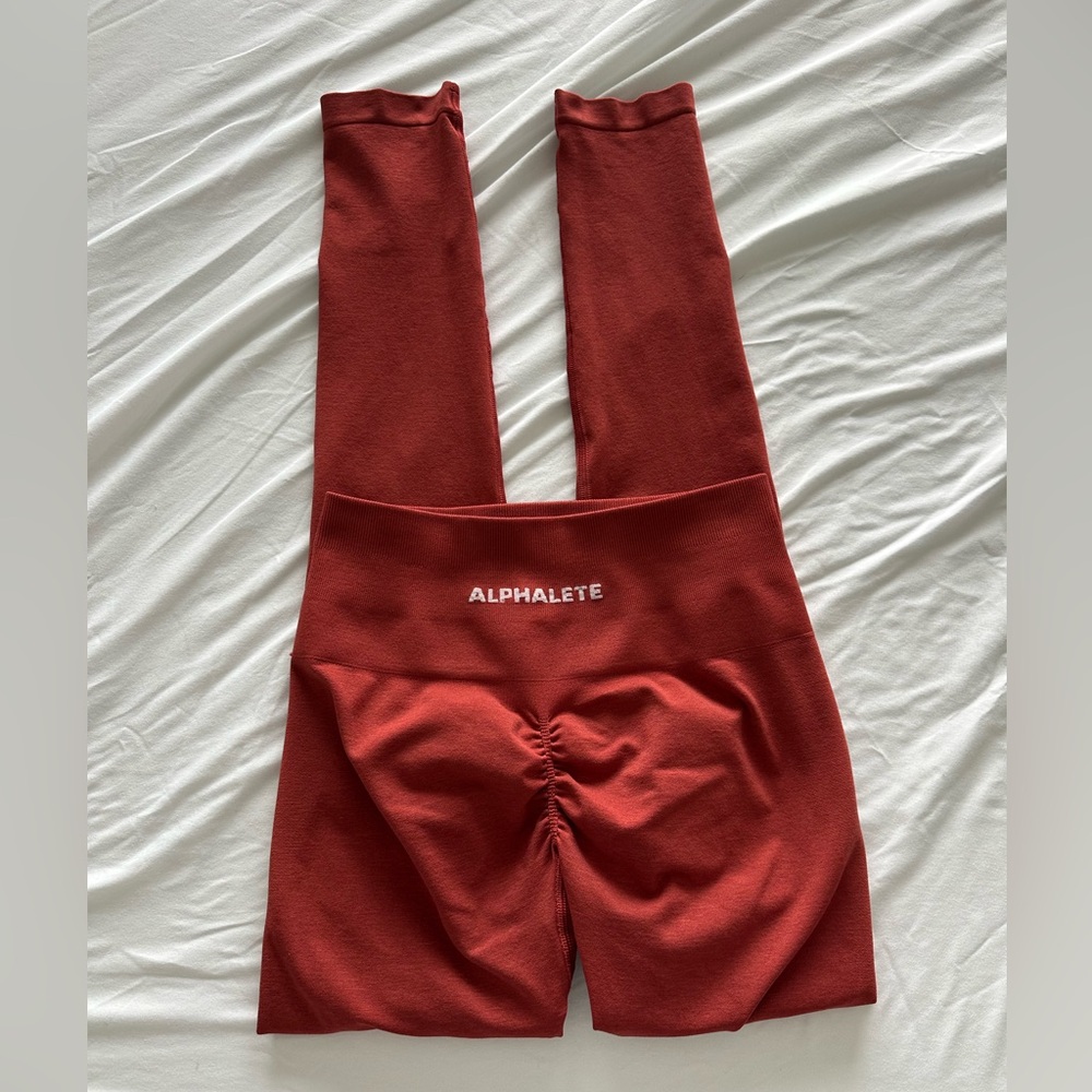 Alphalete Amplify Scrunch Leggings
